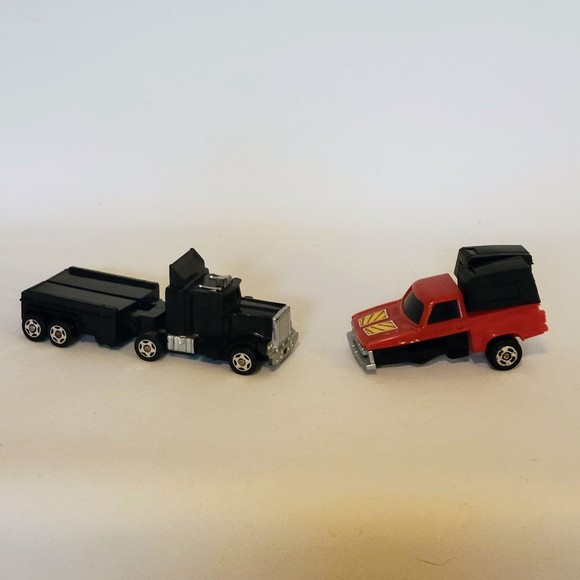 Vintage 1984 Zybots Gobots Tractor Trailer and Camper Pickup Transforming Robots - Picture 2 of 8